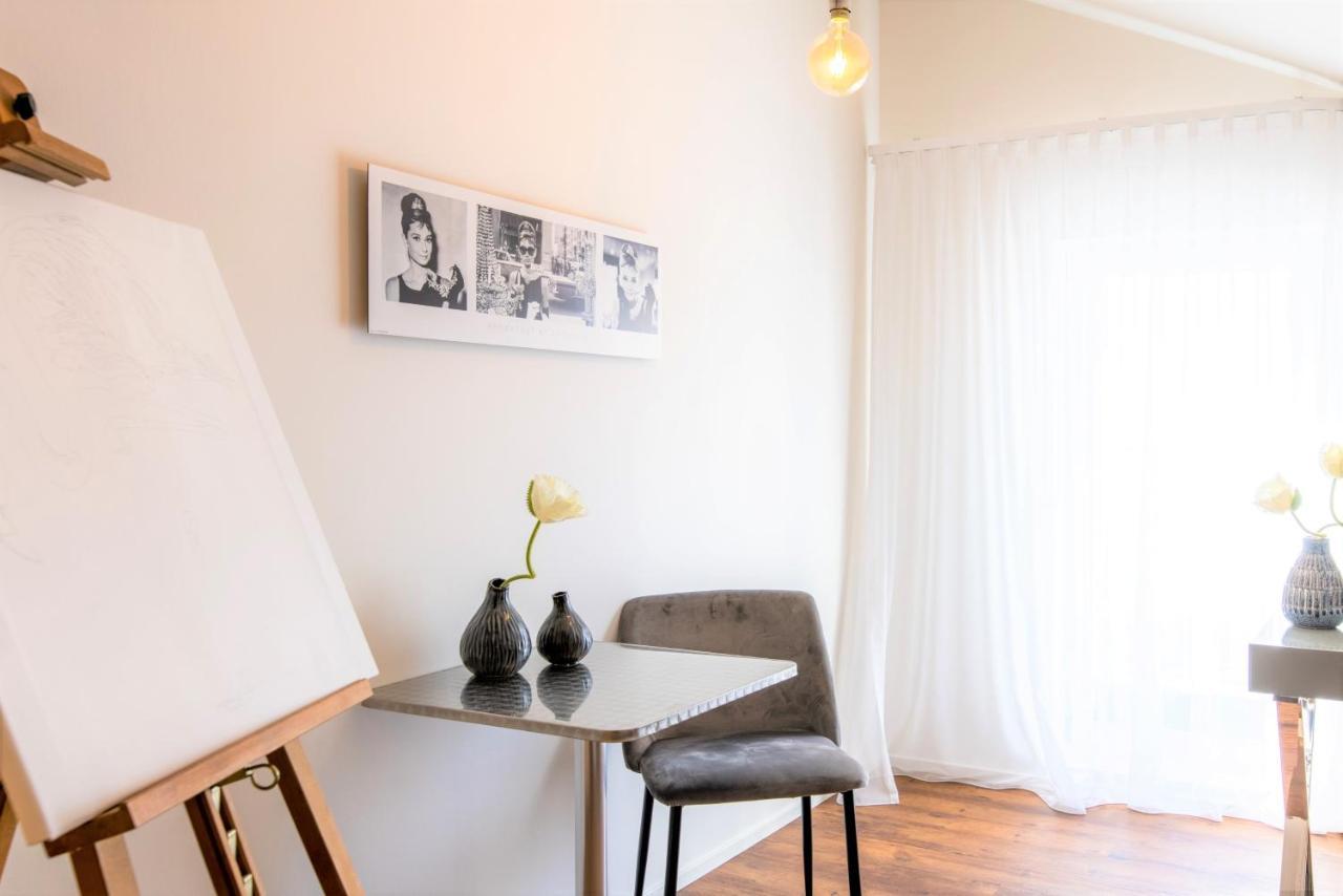Luxstay - Self-check-in Hotel